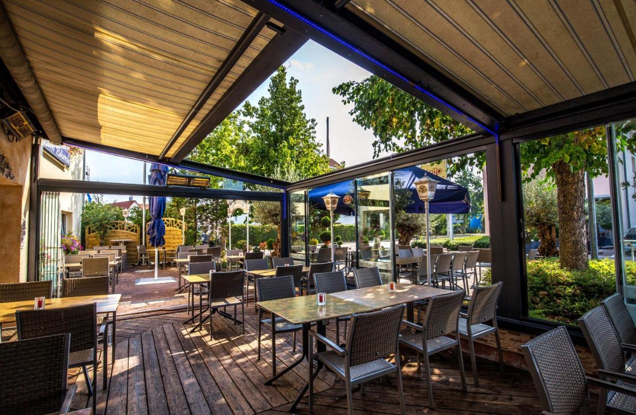 Hotel-Restaurant Zum Bäumle Süßen Exterior foto